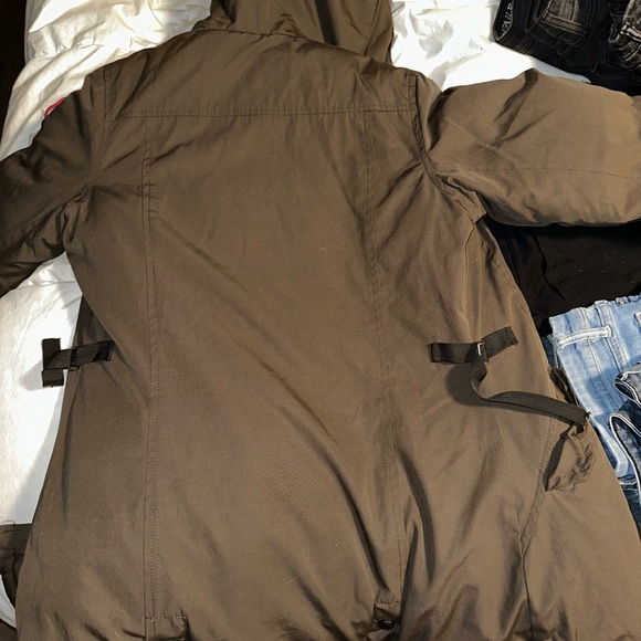 Canada Goose Rossclarir parka in military green w/ hood detachable real fur trim - Picture 7 of 11